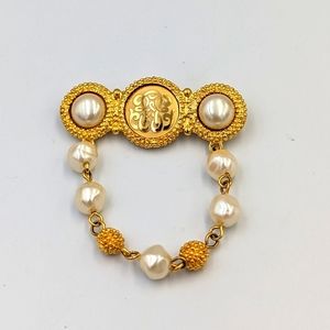 Decorated Bar & Chain Faux Pearls LIZ CLAIBORNE Vintage Gold Tone Brooch